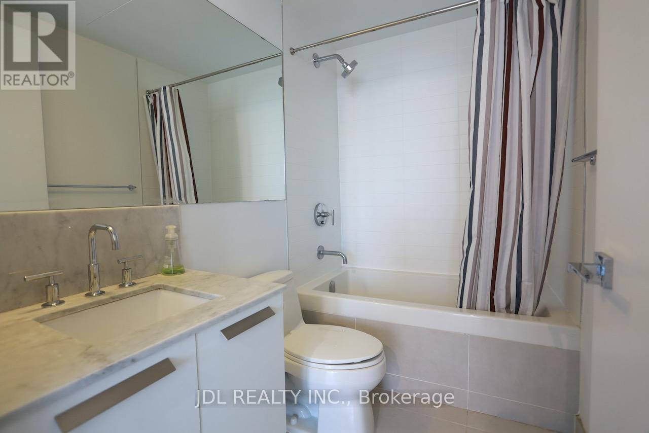 2010 - 57 St Joseph Street, Toronto, Ontario  M5S 0C5 - Photo 9 - C13075068