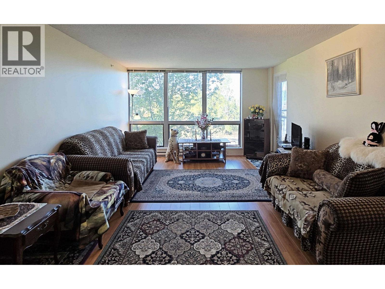 810 3663 Crowley Drive, Vancouver, British Columbia  V5R 6H4 - Photo 3 - R3118389