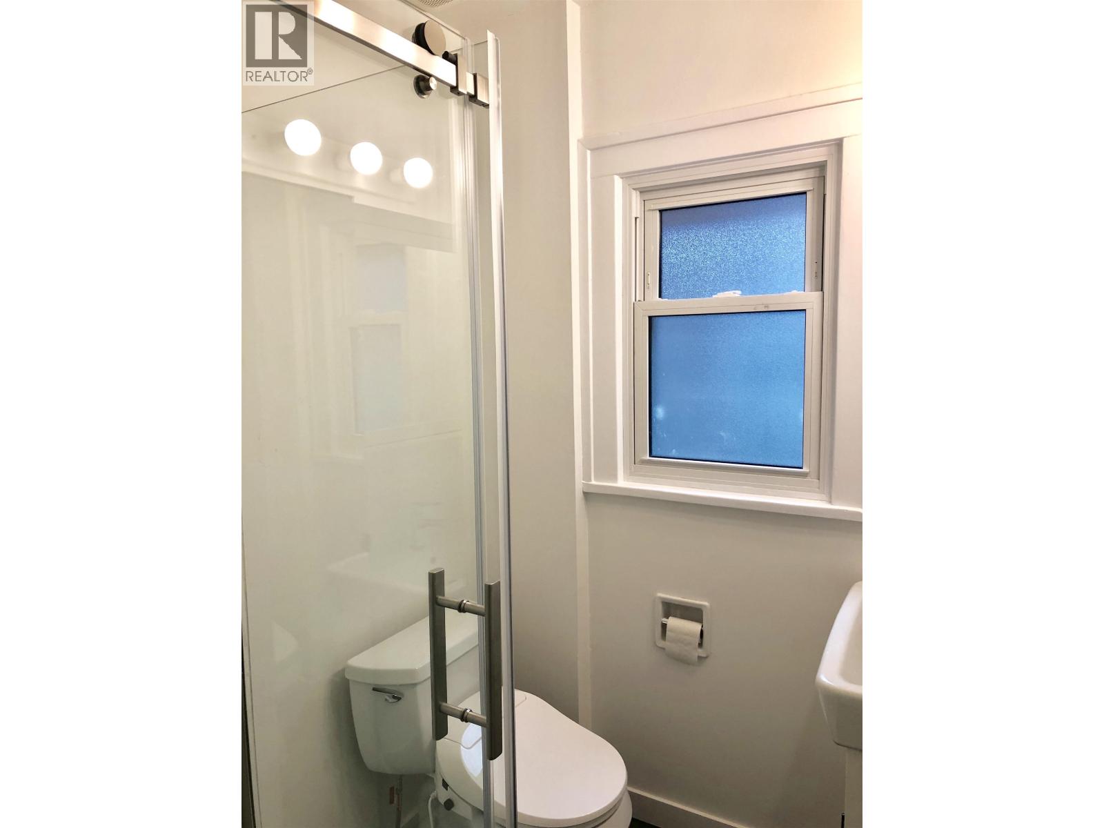 Main 4517 West 14th Avenue, Vancouver, British Columbia  V7S 1Y6 - Photo 11 - R3118678