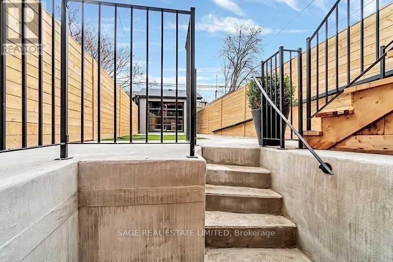 573a Palmerston Avenue, Toronto, Ontario  M6G 2P6 - Photo 13 - C13075086