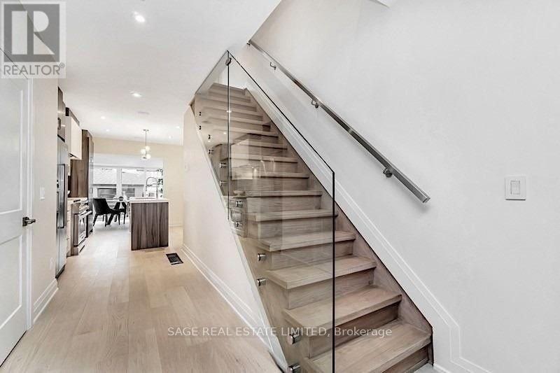 573a Palmerston Avenue, Toronto, Ontario  M6G 2P6 - Photo 9 - C13075086