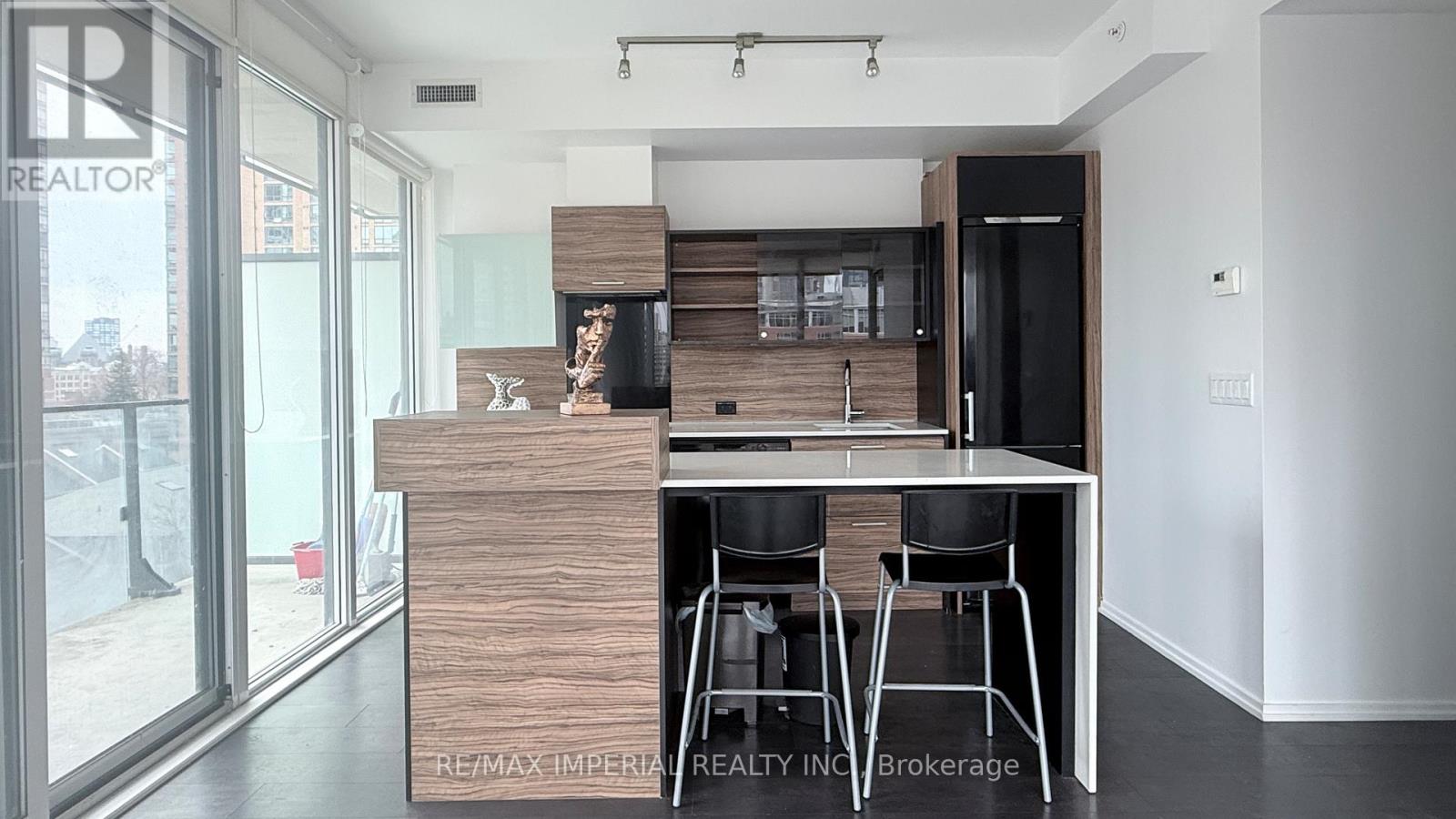 #602 - 75 St Nicholas Street, Toronto, Ontario  M4Y 1W8 - Photo 6 - C12927258
