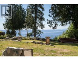 7835 REDROOFFS ROAD, Halfmoon Bay, British Columbia