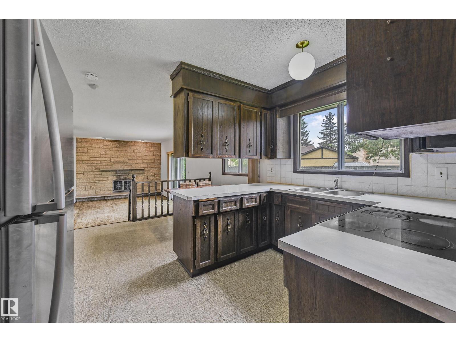 12254 143 Av Nw, Edmonton, Alberta  T5X 3R7 - Photo 9 - E4485477