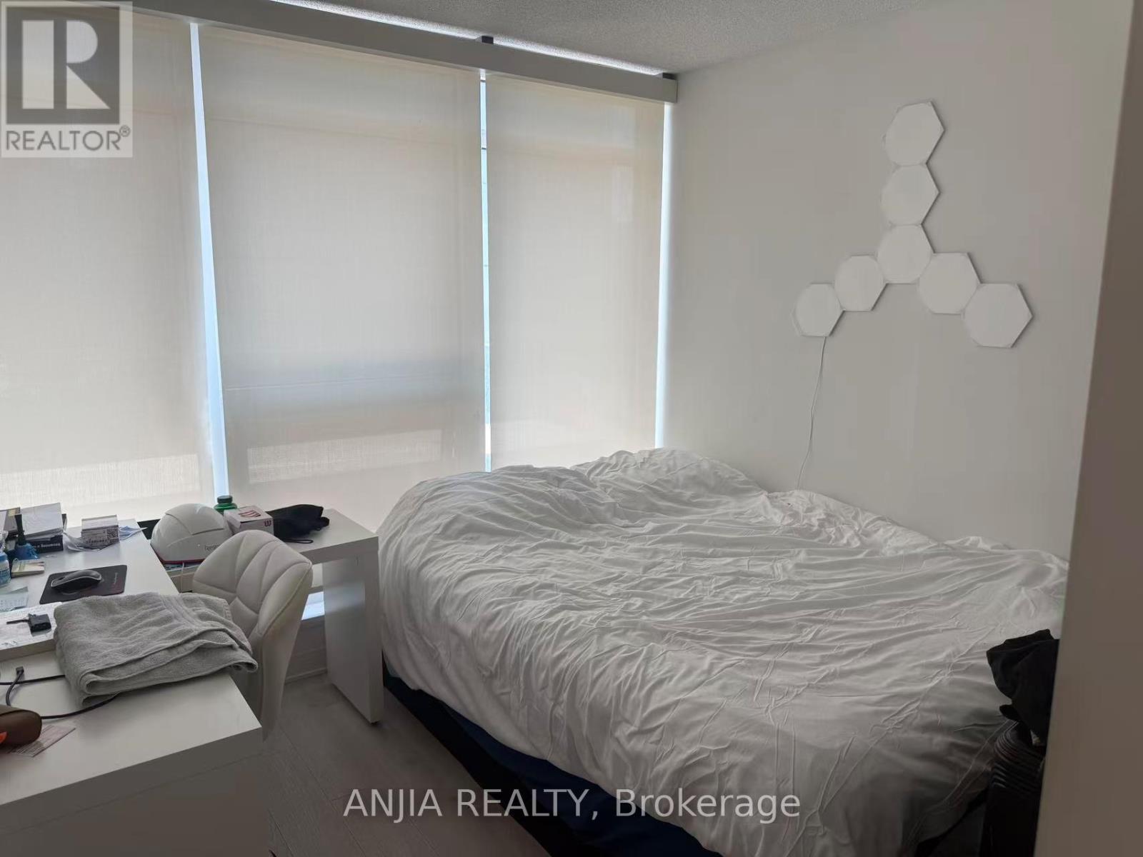 212 - 70 Queens Wharf Road, Toronto, Ontario  M5V 0J2 - Photo 10 - C13075106