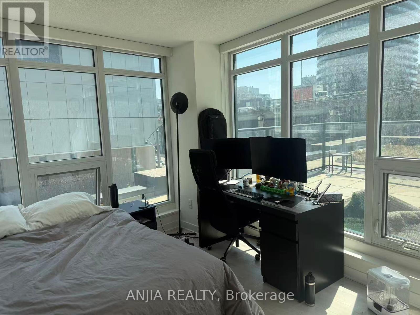 212 - 70 Queens Wharf Road, Toronto, Ontario  M5V 0J2 - Photo 11 - C13075106