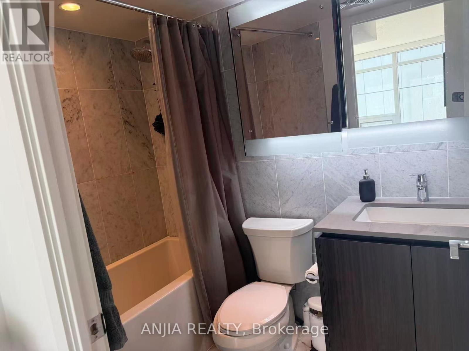 212 - 70 Queens Wharf Road, Toronto, Ontario  M5V 0J2 - Photo 13 - C13075106