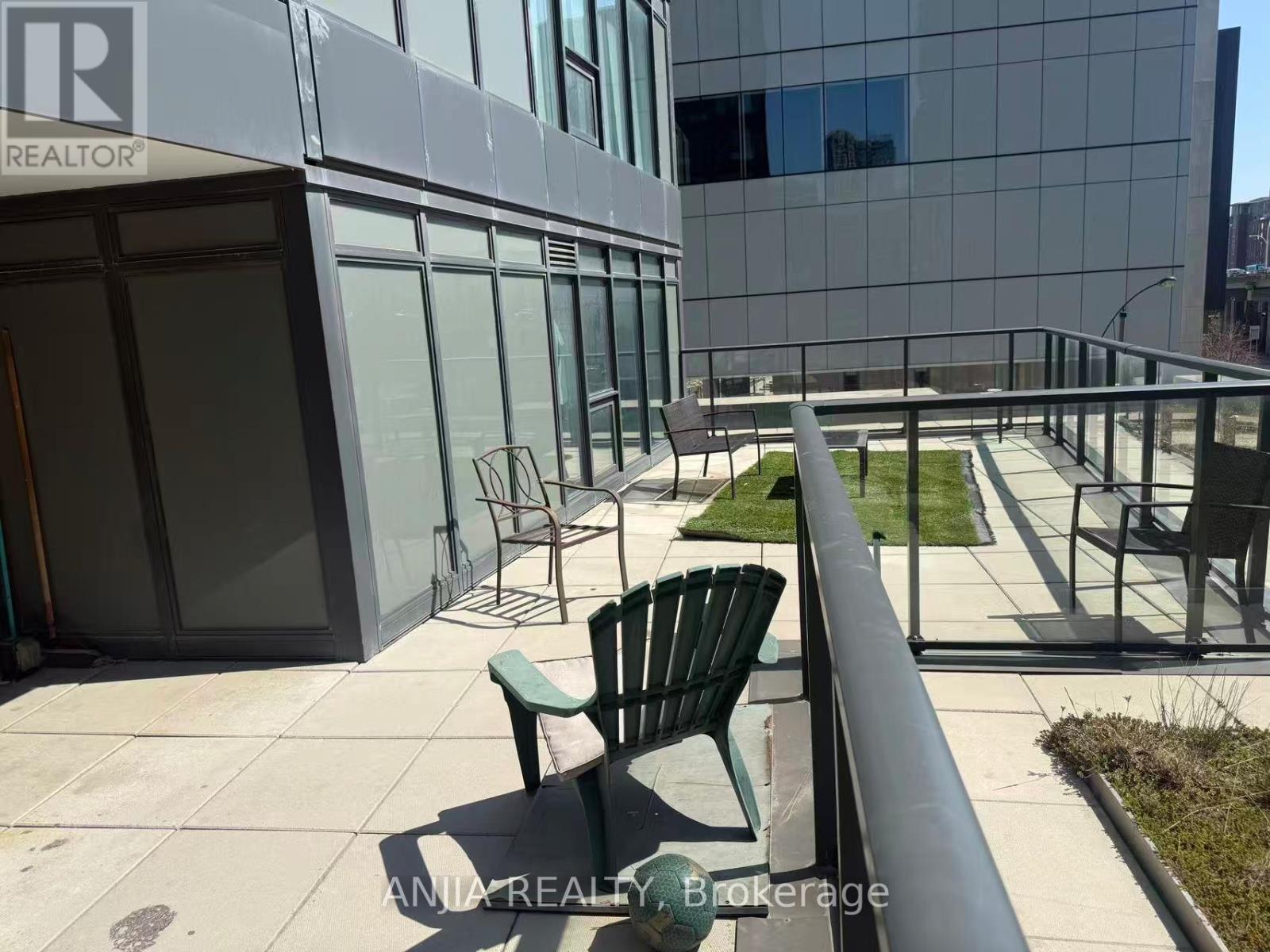 212 - 70 Queens Wharf Road, Toronto, Ontario  M5V 0J2 - Photo 2 - C13075106