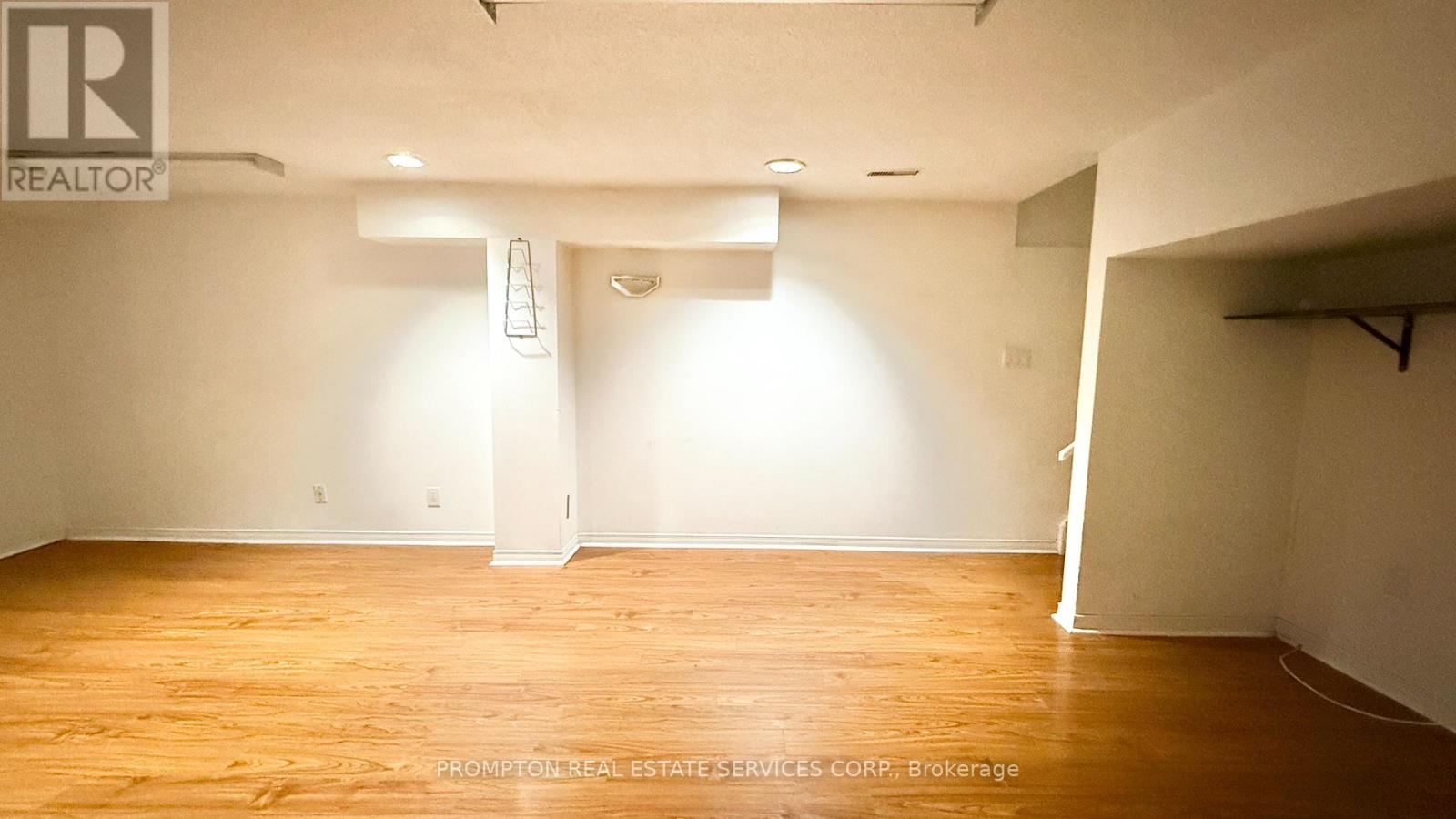 235 Roxanne Crescent, Toronto, Ontario  M1V 4G5 - Photo 3 - E13075130
