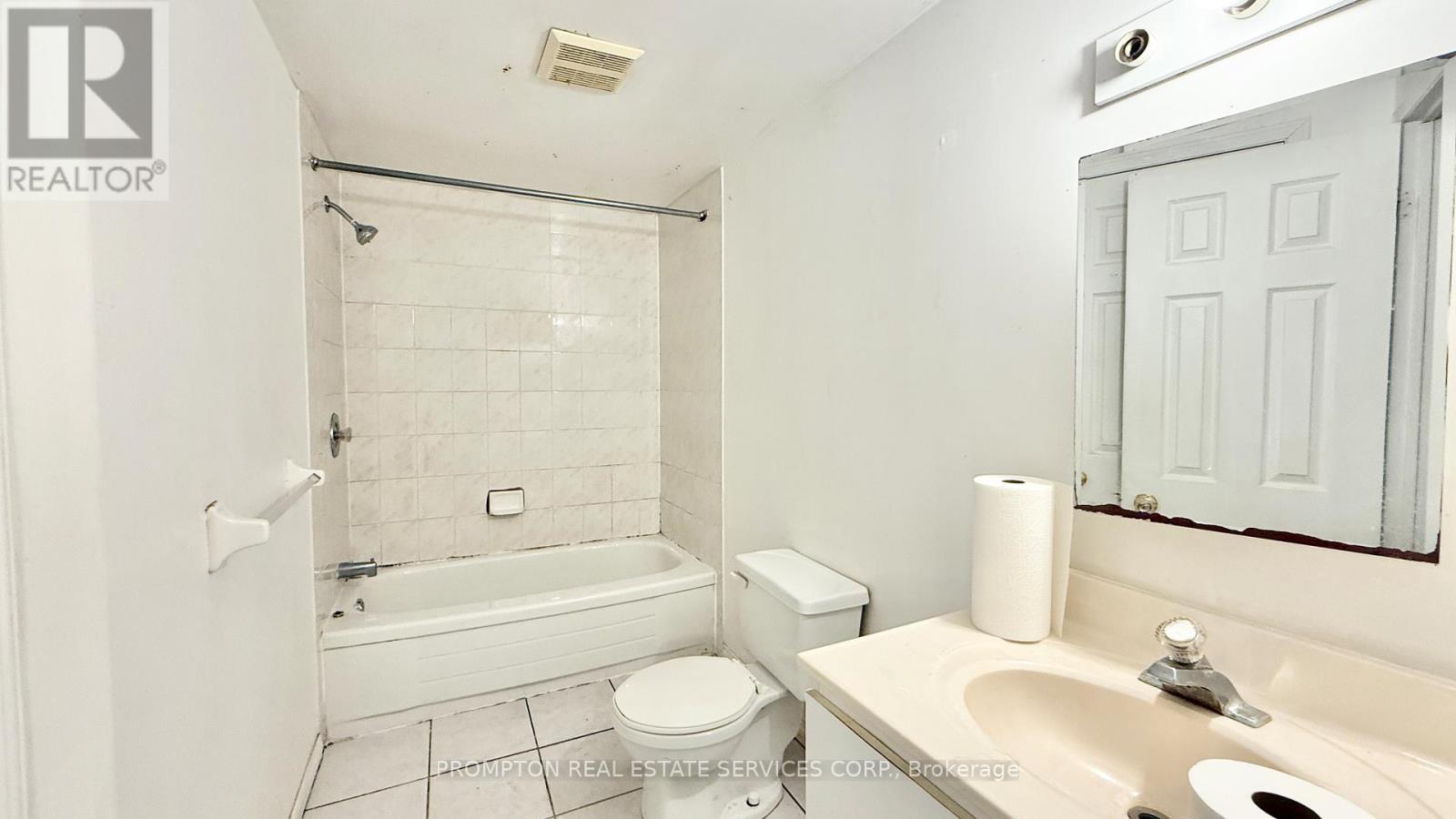 235 Roxanne Crescent, Toronto, Ontario  M1V 4G5 - Photo 8 - E13075130