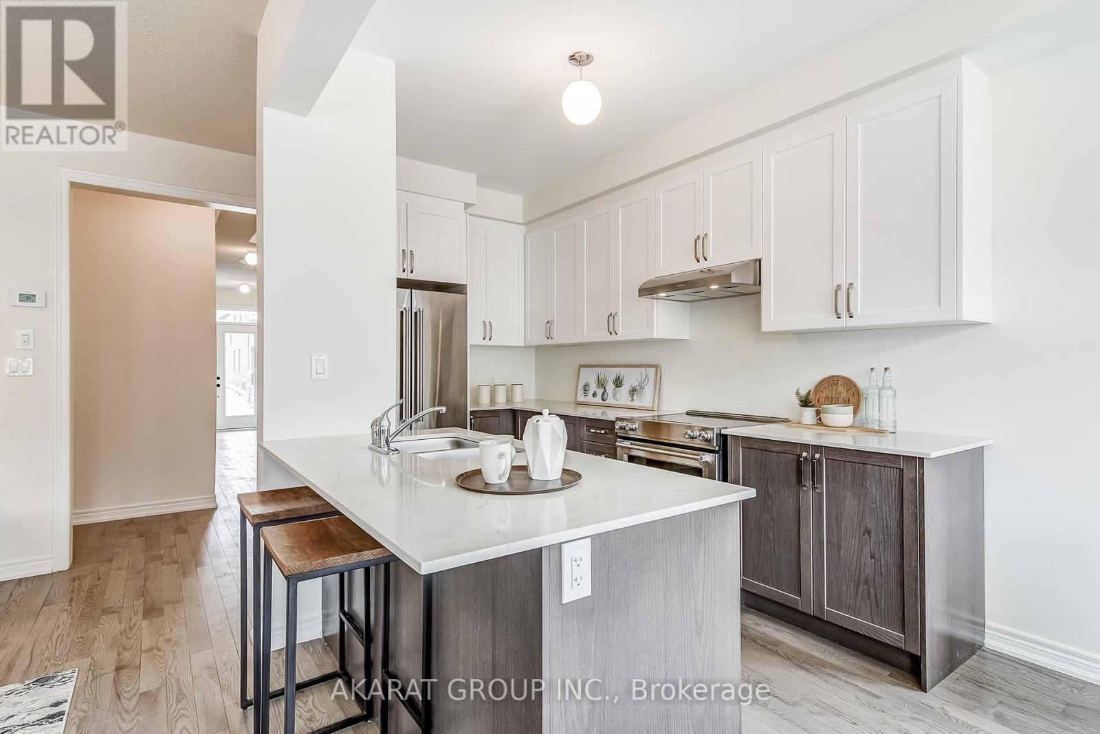 124 Armilia Place, Whitby, Ontario  L1P 0P7 - Photo 11 - E13075132