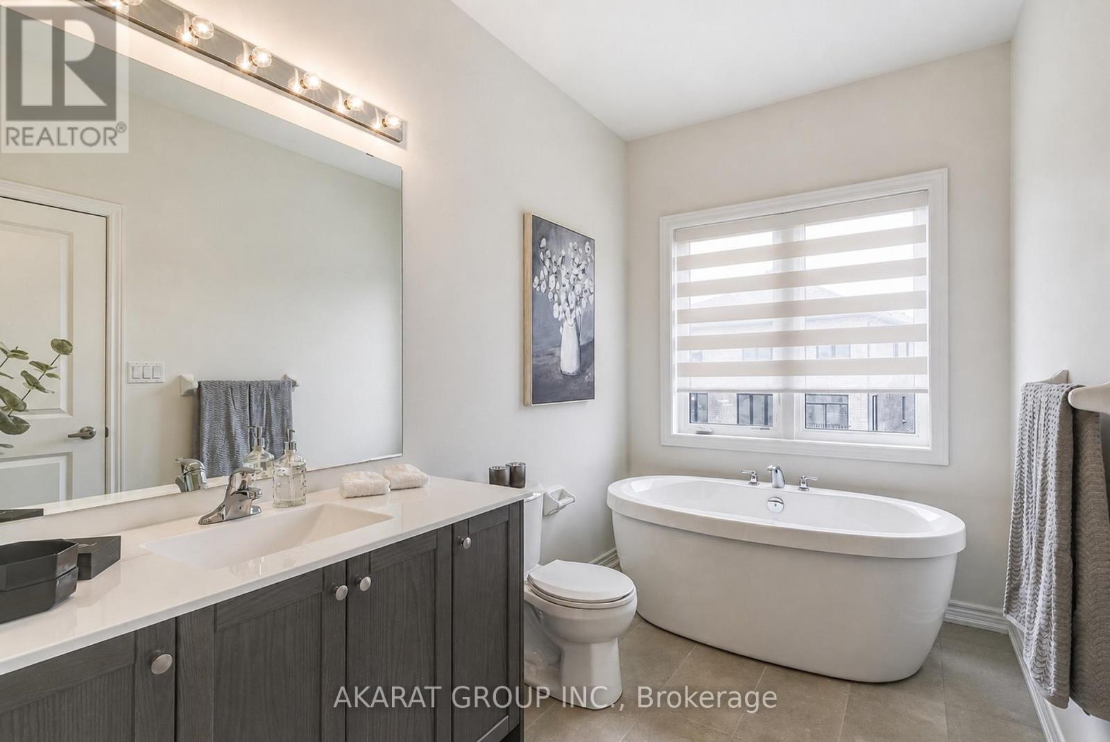 124 Armilia Place, Whitby, Ontario  L1P 0P7 - Photo 16 - E13075132