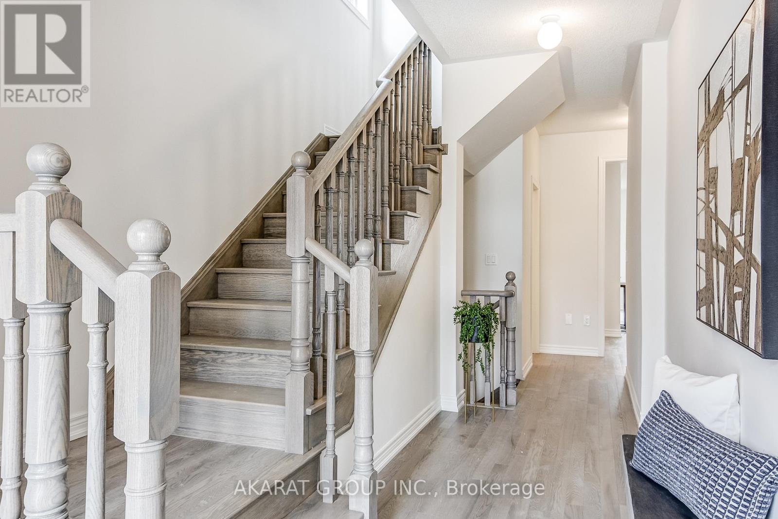 124 Armilia Place, Whitby, Ontario  L1P 0P7 - Photo 5 - E13075132