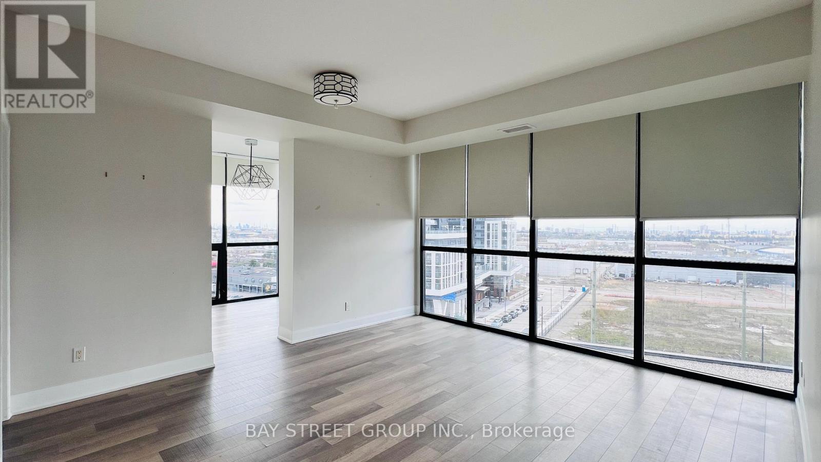 803 - 2900 Highway 7, Vaughan, Ontario  L4L 9C3 - Photo 2 - N13075138