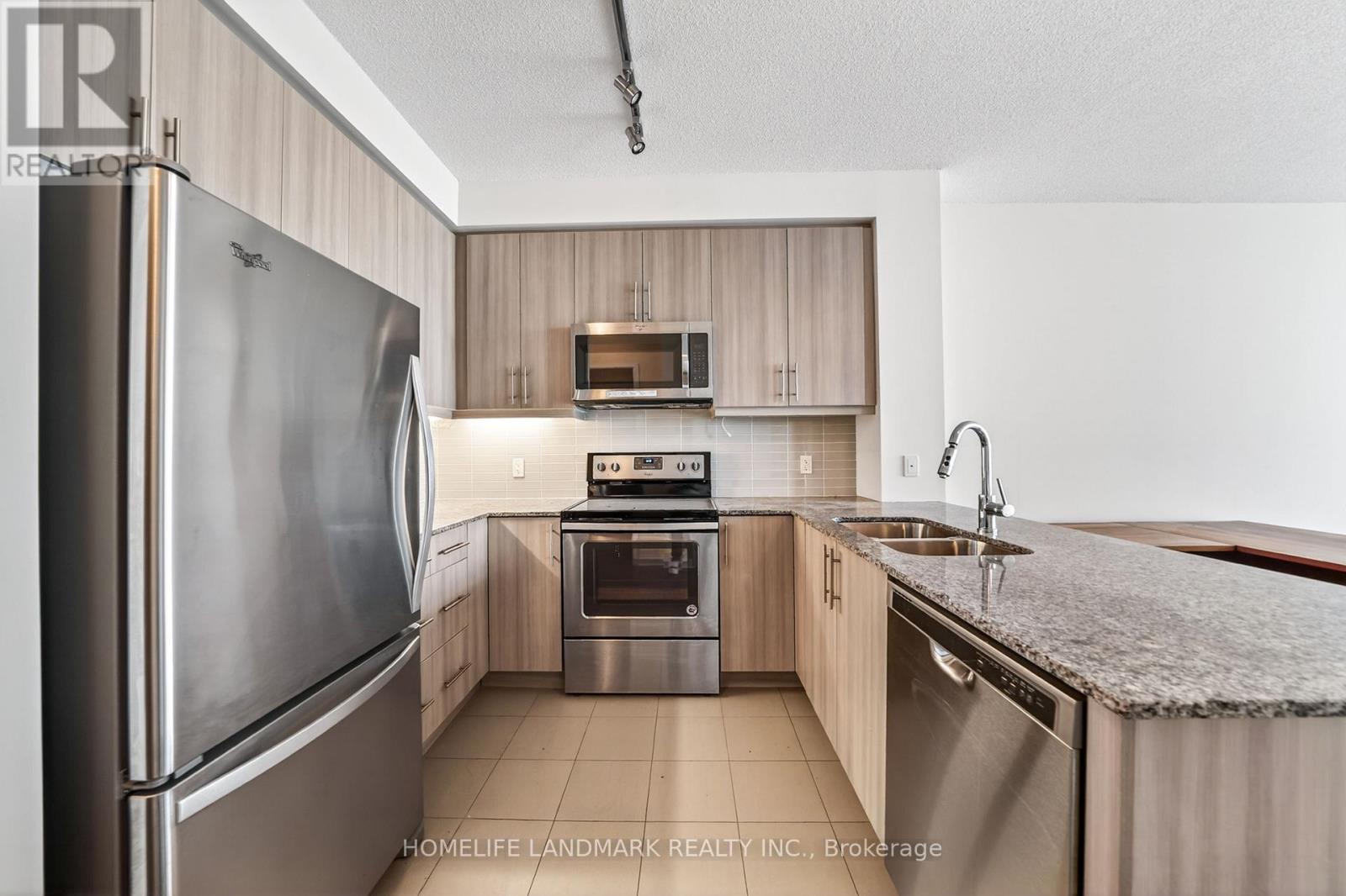 3006 - 3975 Grand Park Avenue, Mississauga, Ontario  L5B 0K4 - Photo 4 - W13075134