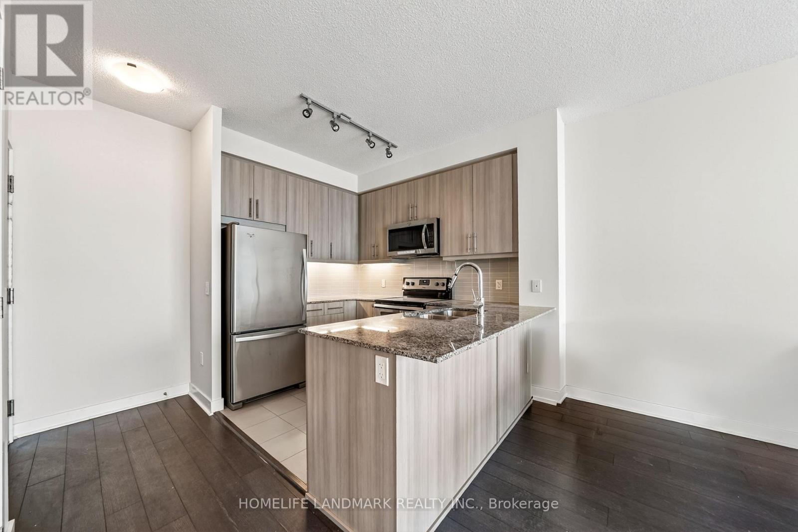 3006 - 3975 Grand Park Avenue, Mississauga, Ontario  L5B 0K4 - Photo 5 - W13075134
