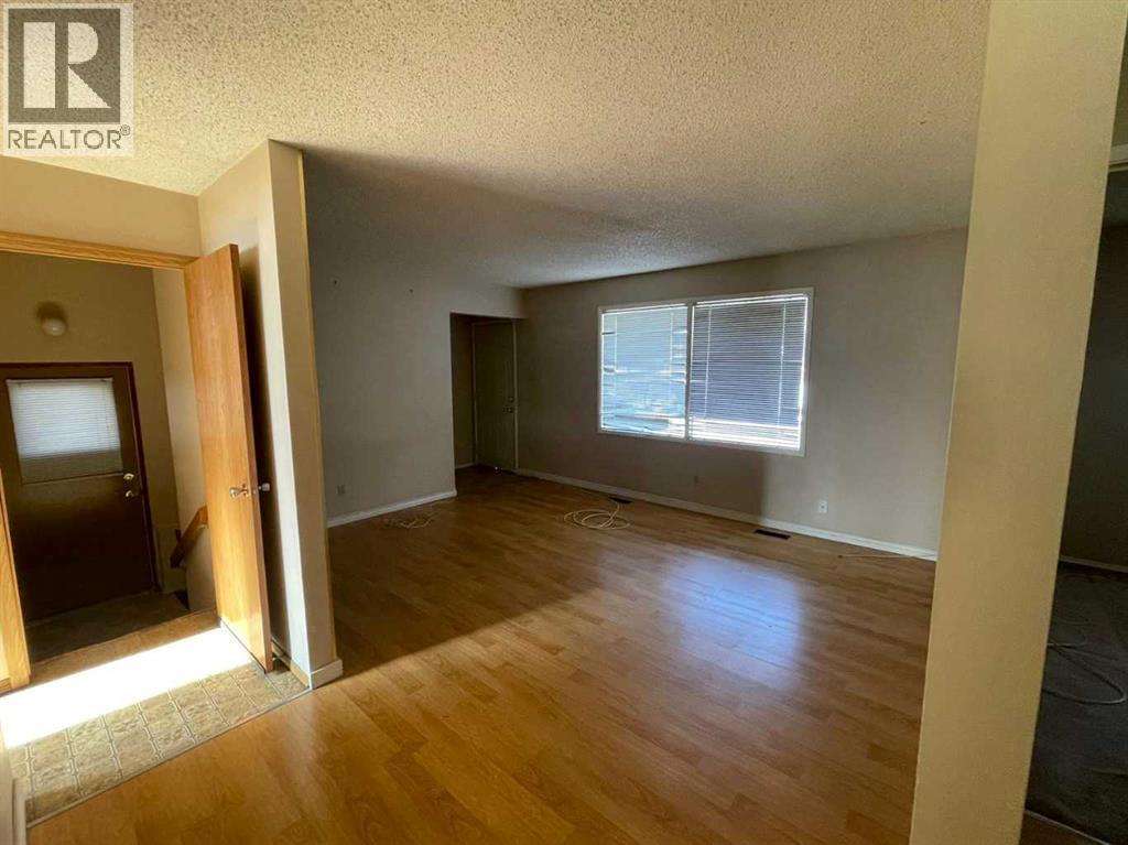 471 78 Avenue NE, Calgary, Alberta  T2K 5A1 - Photo 3 - A2283826