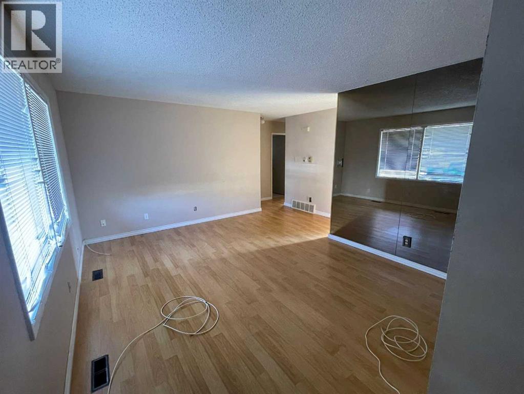 471 78 Avenue NE, Calgary, Alberta  T2K 5A1 - Photo 2 - A2283826