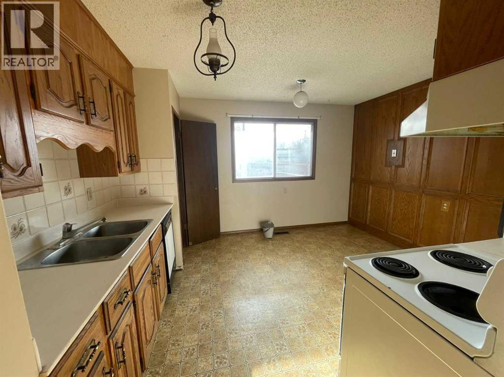 471 78 Avenue NE, Calgary, Alberta  T2K 5A1 - Photo 4 - A2283826