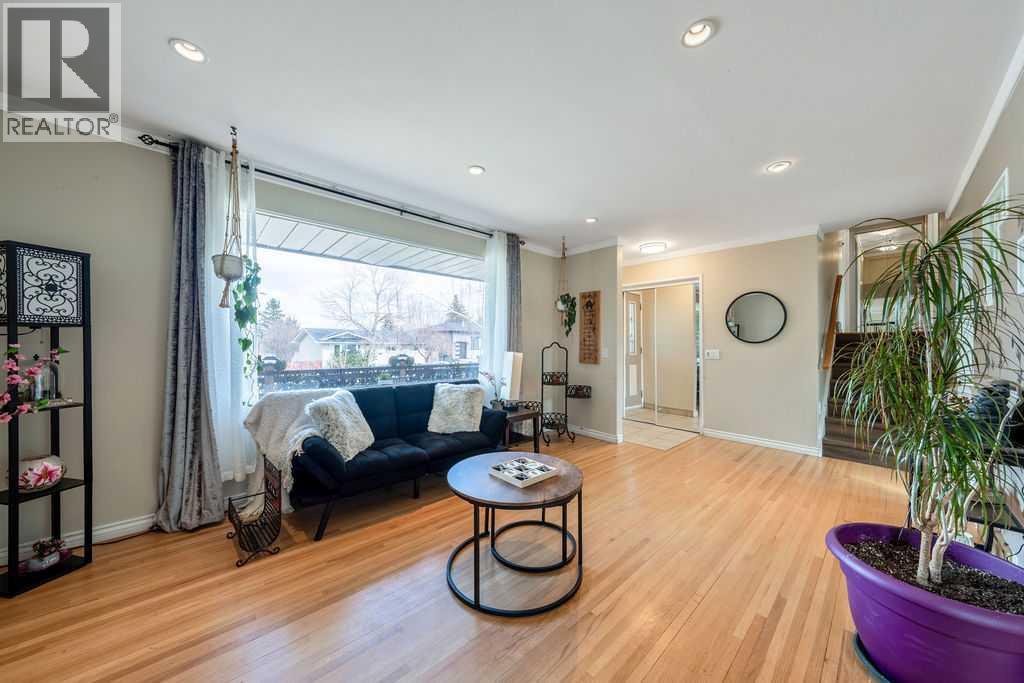 1441 Hunterbrook Road Nw, Calgary, Alberta  T2K 4V3 - Photo 8 - A2306612