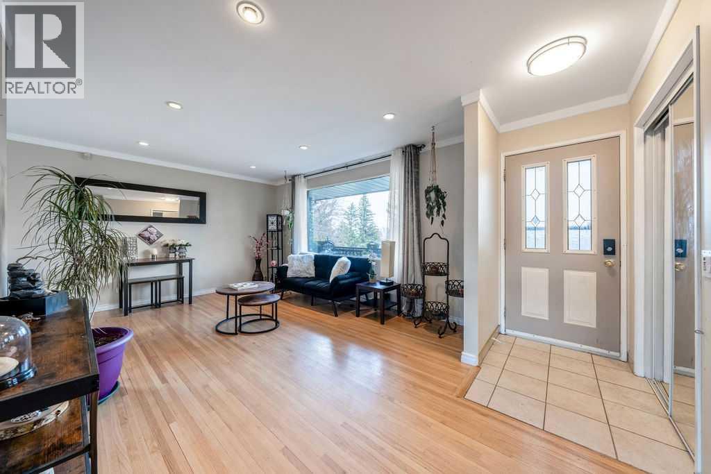 1441 Hunterbrook Road Nw, Calgary, Alberta  T2K 4V3 - Photo 6 - A2306612