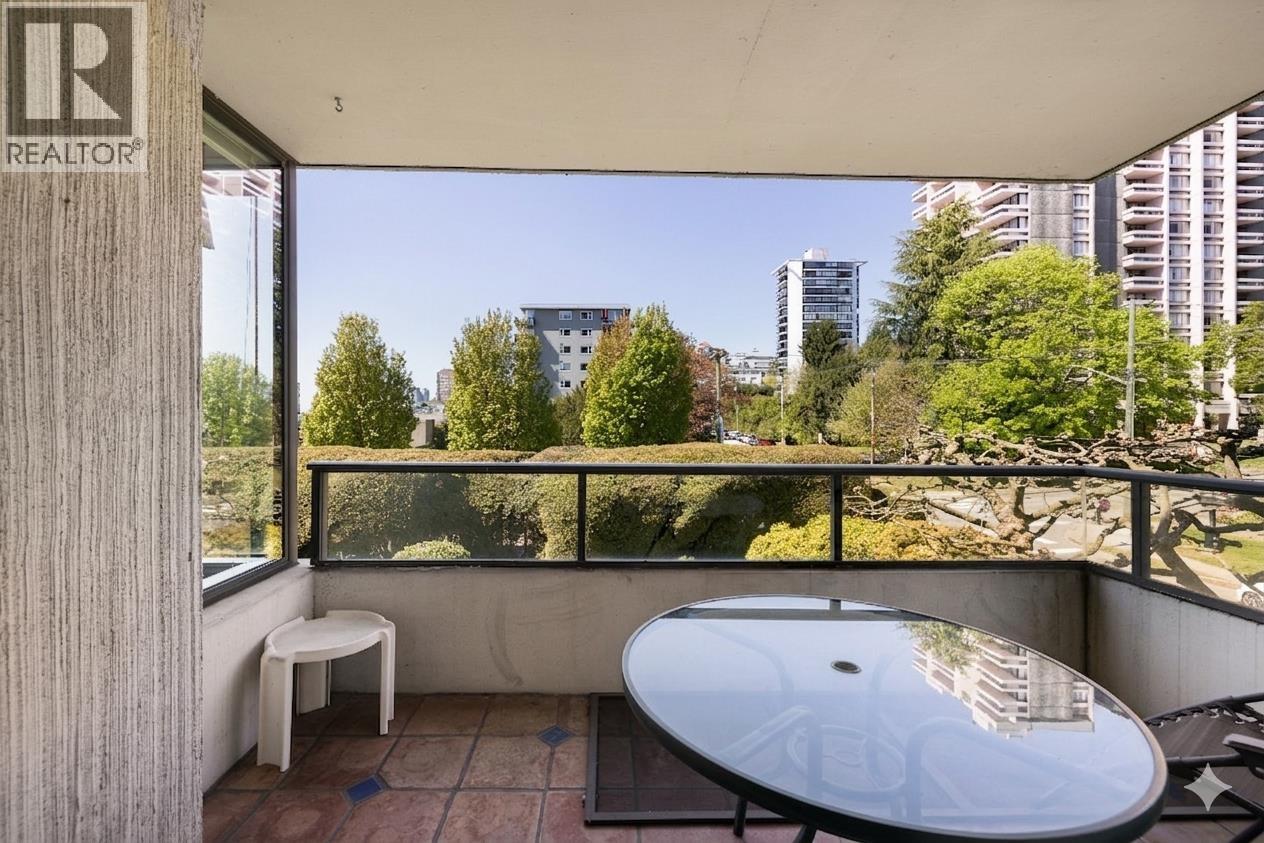 302 1480 Duchess Avenue, West Vancouver, British Columbia  V7T 2W2 - Photo 16 - R3118299