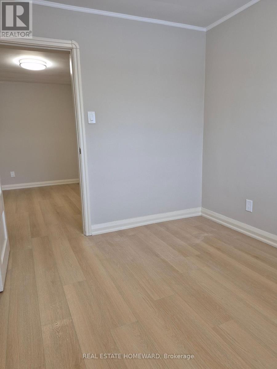4 - 1066 Coxwell Avenue, Toronto, Ontario  M3C 3G4 - Photo 11 - E13075142