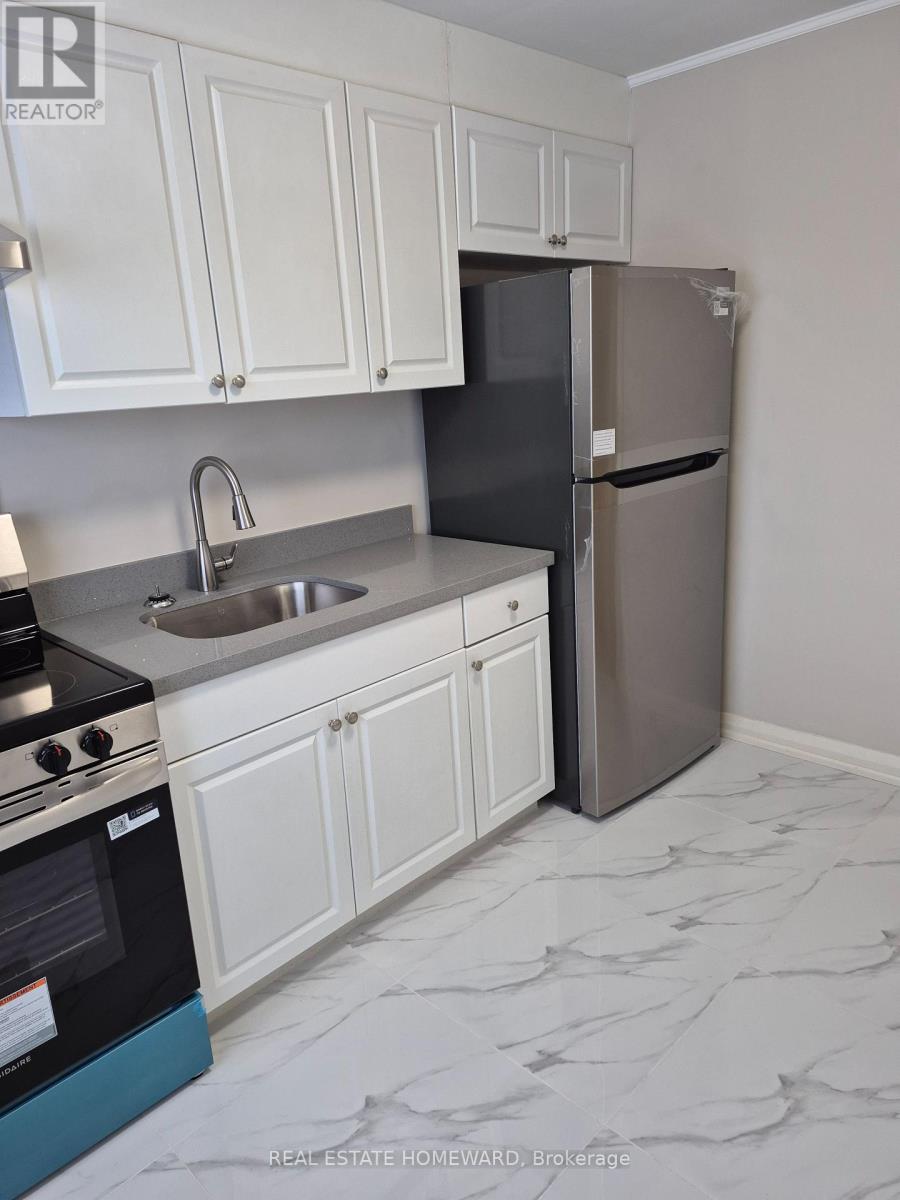 4 - 1066 Coxwell Avenue, Toronto, Ontario  M3C 3G4 - Photo 2 - E13075142