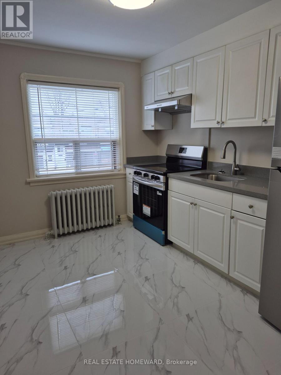 4 - 1066 Coxwell Avenue, Toronto, Ontario  M3C 3G4 - Photo 3 - E13075142