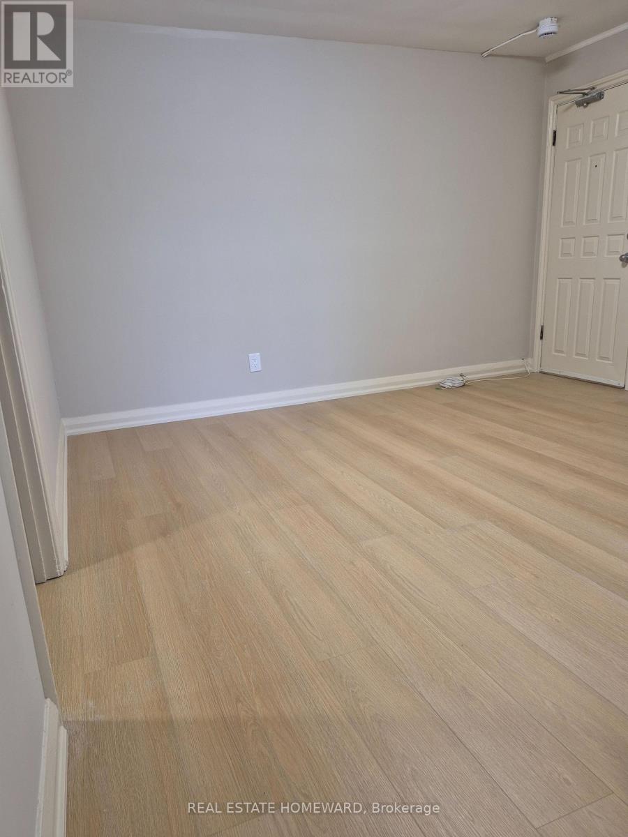 4 - 1066 Coxwell Avenue, Toronto, Ontario  M3C 3G4 - Photo 5 - E13075142