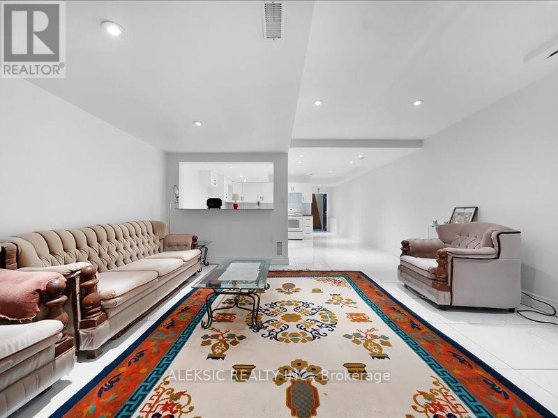 132 Browns Line, Toronto, Ontario  M8W 3T2 - Photo 21 - W12773660