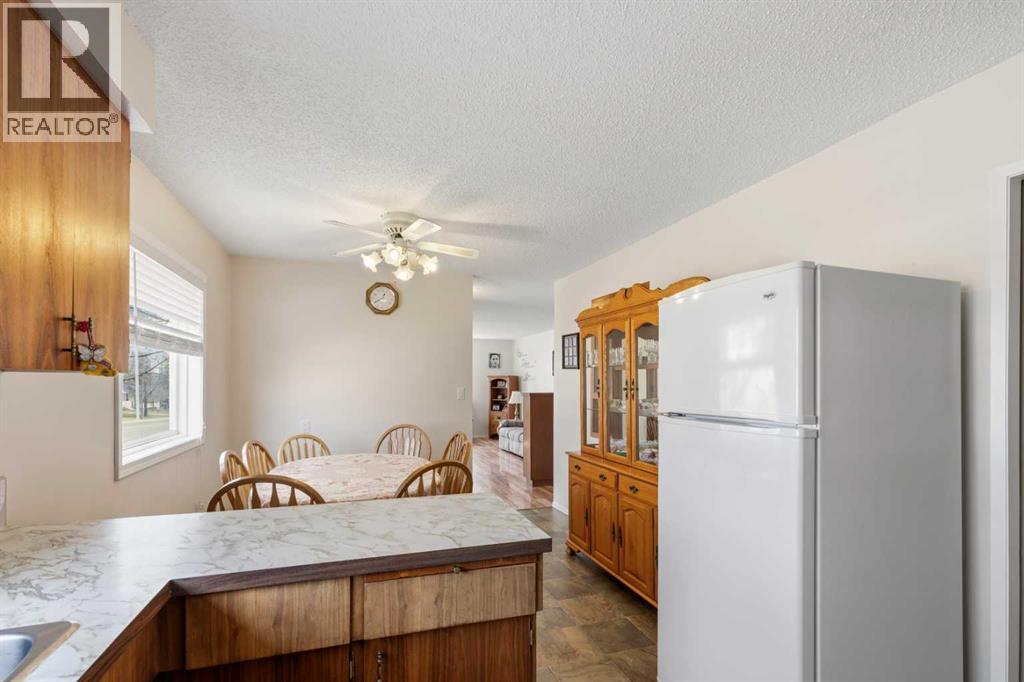 9702 119 Avenue, Grande Prairie, Alberta  T8V 3P8 - Photo 3 - A2304201