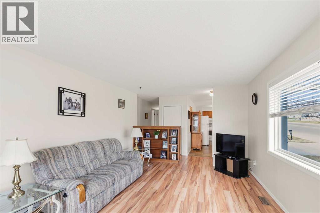 9702 119 Avenue, Grande Prairie, Alberta  T8V 3P8 - Photo 6 - A2304201