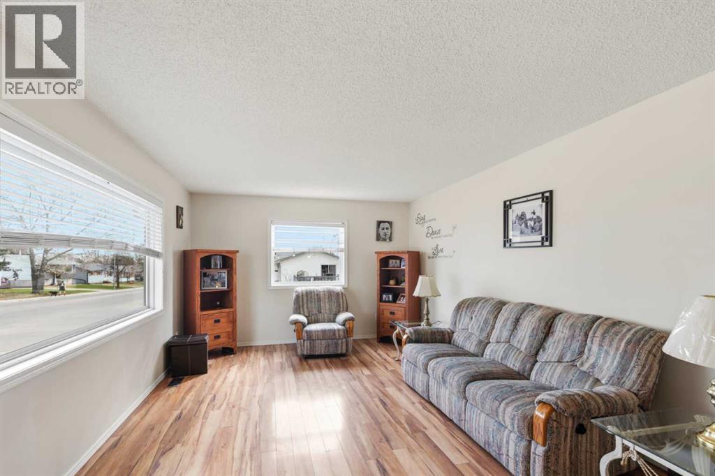 9702 119 Avenue, Grande Prairie, Alberta  T8V 3P8 - Photo 5 - A2304201