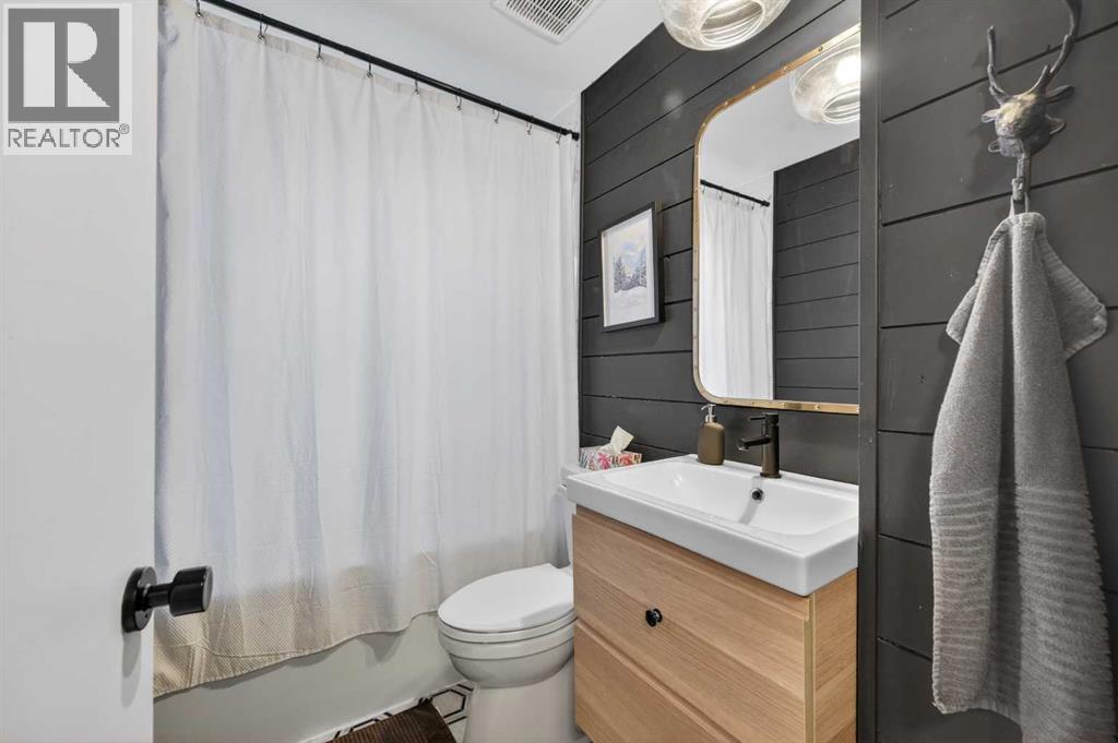 32 Beaupre Crescent NW, Calgary, Alberta  T3B 2S8 - Photo 18 - A2306953