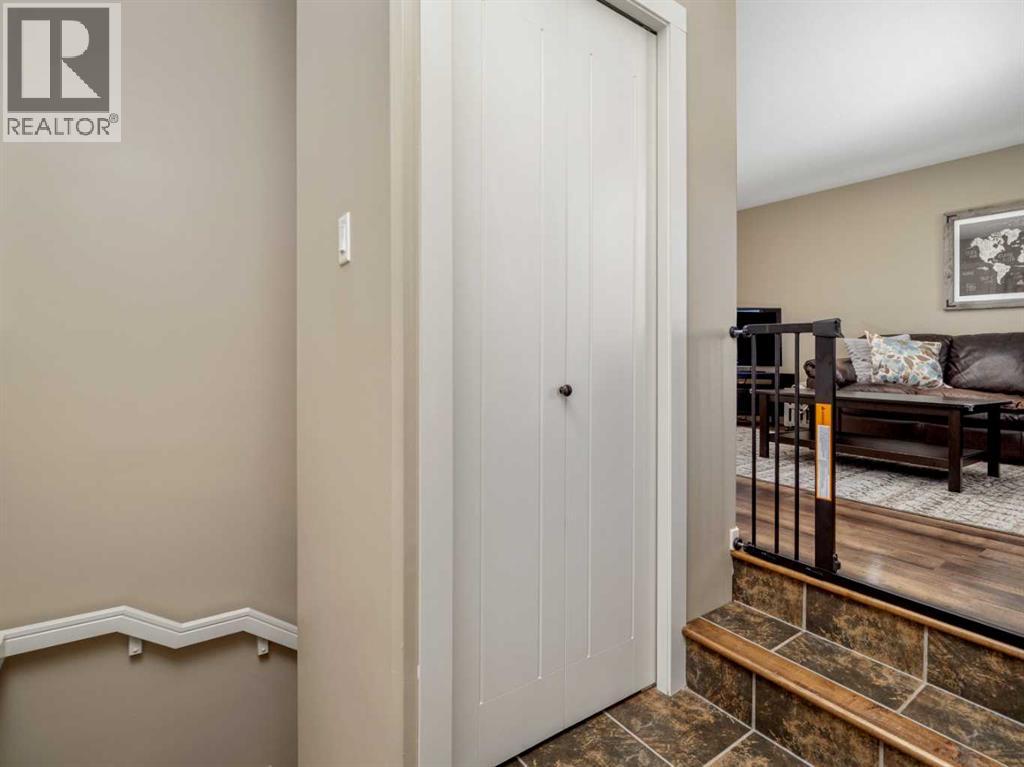 553 Mary Cameron Crescent N, Lethbridge, Alberta  T1H 6V6 - Photo 4 - A2305873