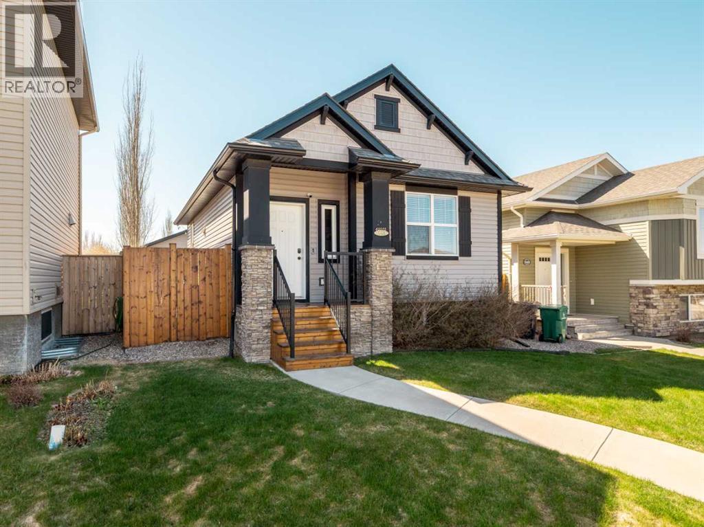 553 Mary Cameron Crescent N, Lethbridge, Alberta  T1H 6V6 - Photo 2 - A2305873