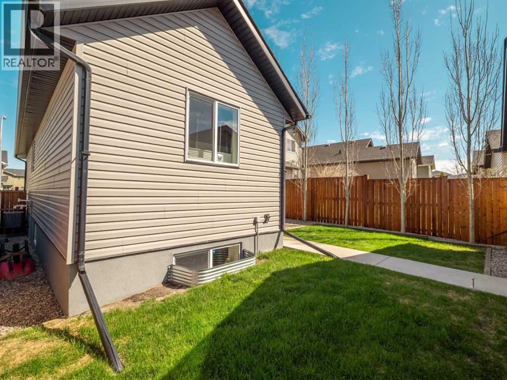 553 Mary Cameron Crescent N, Lethbridge, Alberta  T1H 6V6 - Photo 45 - A2305873
