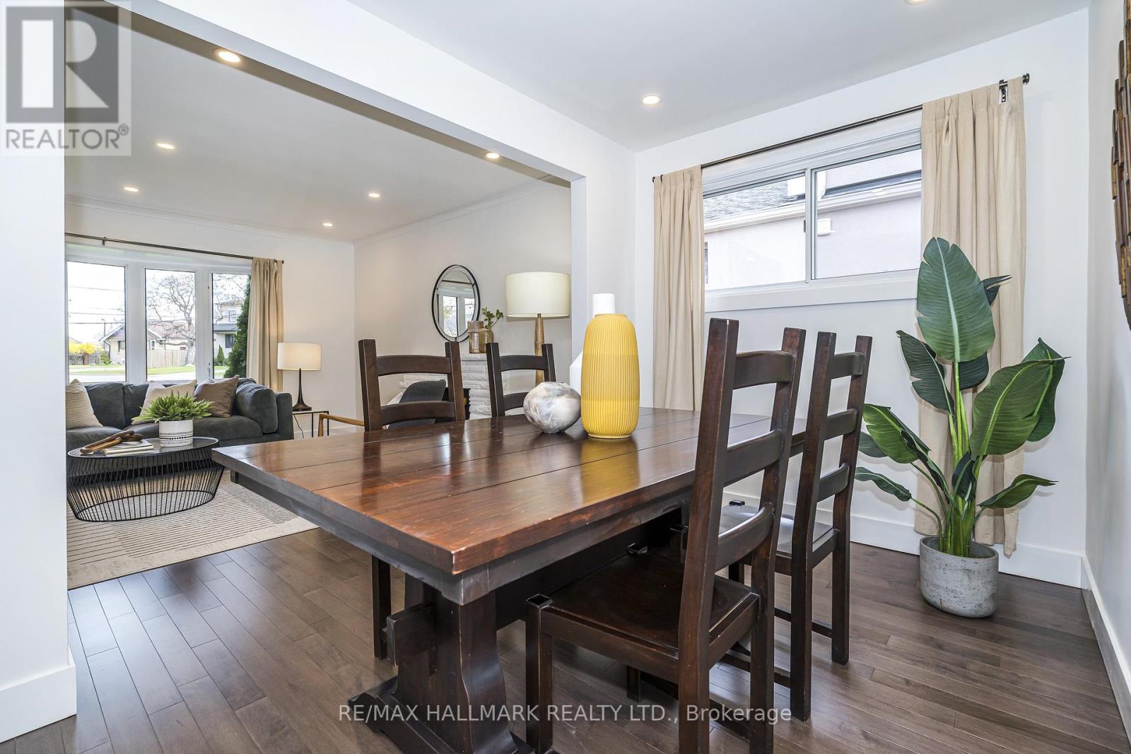 89 Scarborough Heights Boulevard, Toronto, Ontario  M1M 2V5 - Photo 15 - E13075156