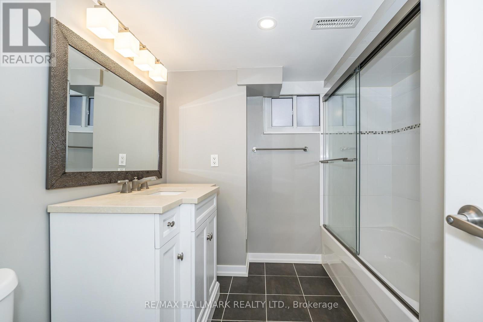 89 Scarborough Heights Boulevard, Toronto, Ontario  M1M 2V5 - Photo 38 - E13075156