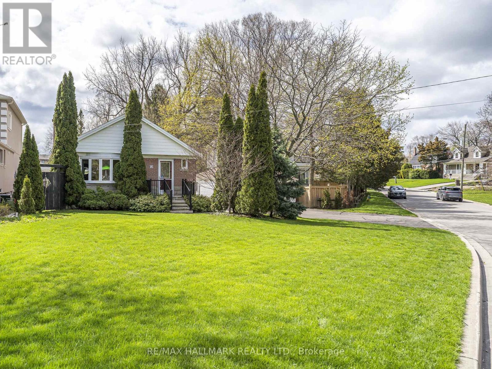 89 Scarborough Heights Boulevard, Toronto, Ontario  M1M 2V5 - Photo 42 - E13075156