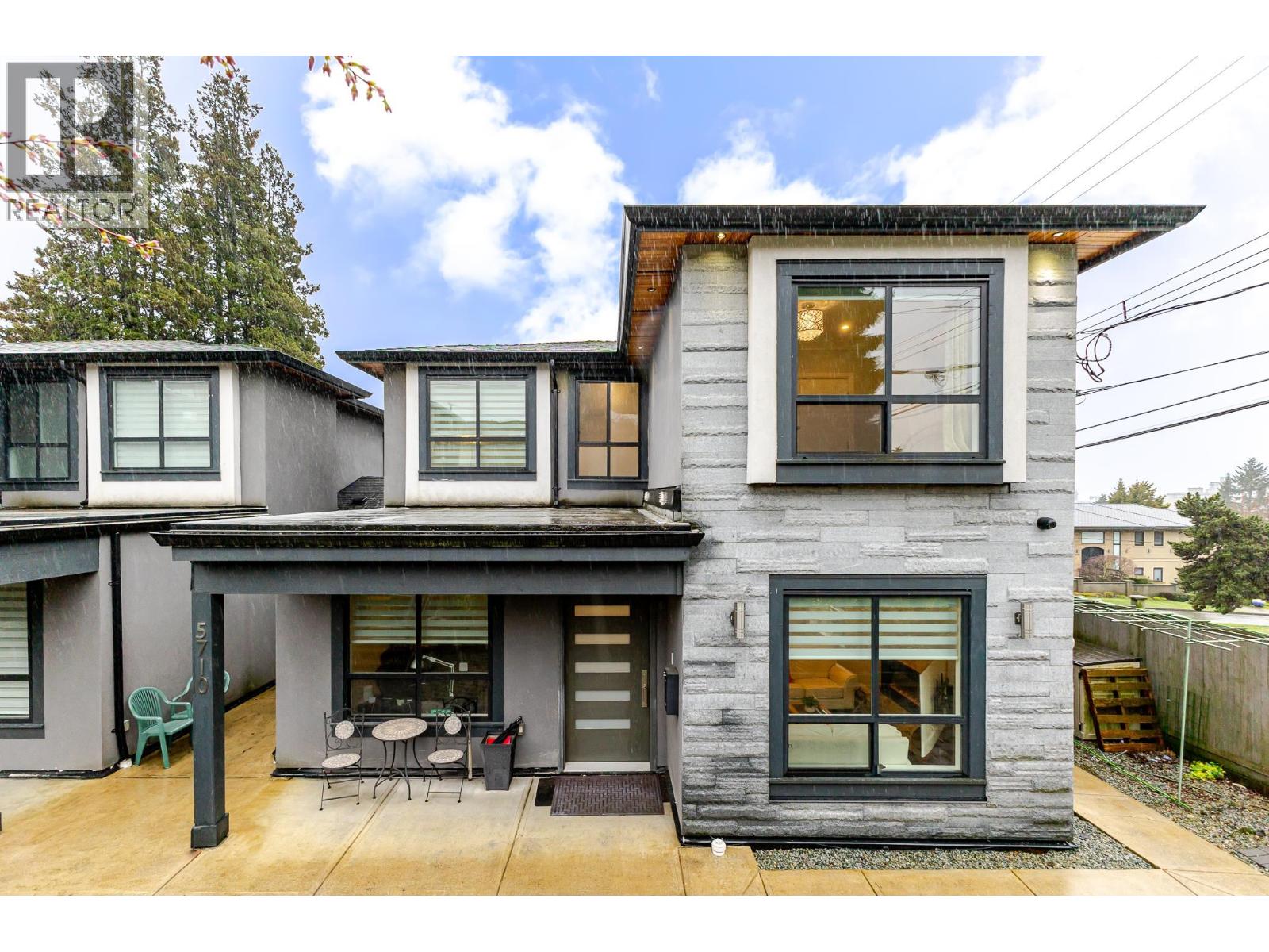 5710 Grant Street, Burnaby, British Columbia  V5B 2K4 - Photo 2 - R3117113