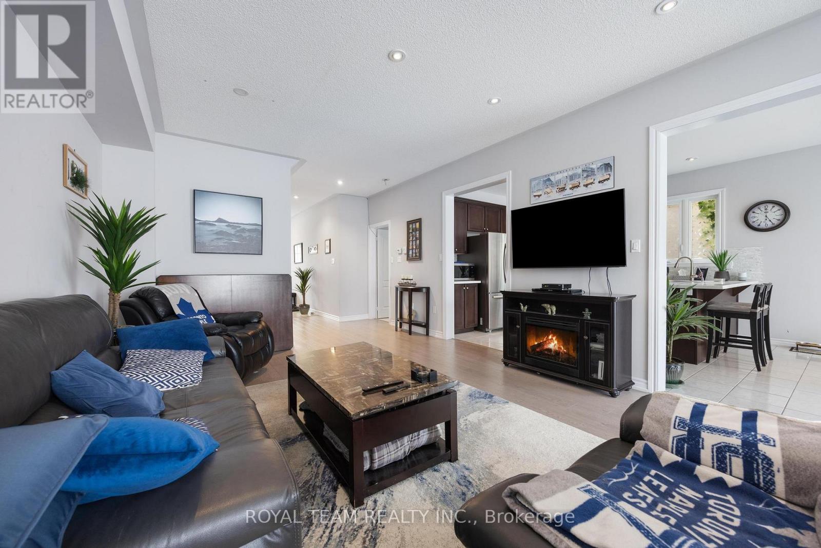 218 Richardson Crescent, Bradford West Gwillimbury, Ontario  L3Z 0R6 - Photo 8 - N13075164