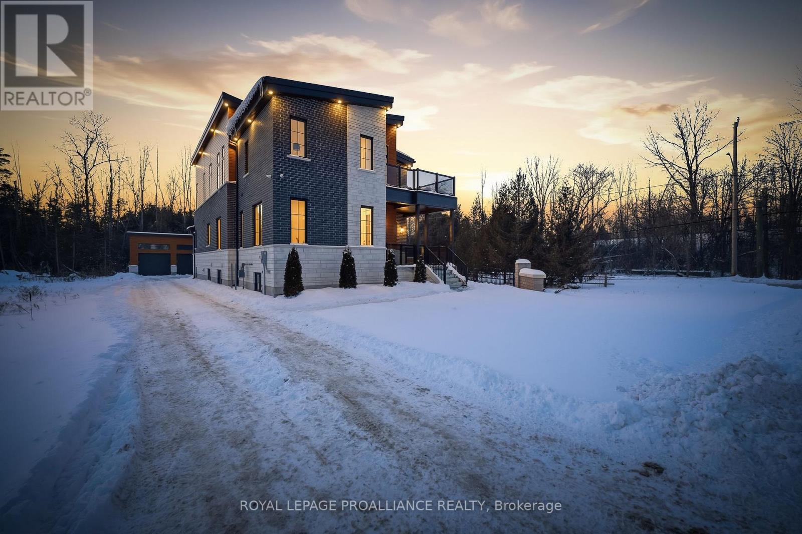 213 Suzanne Mess Boulevard, Cobourg, Ontario  K9A 3L3 - Photo 3 - X12739620