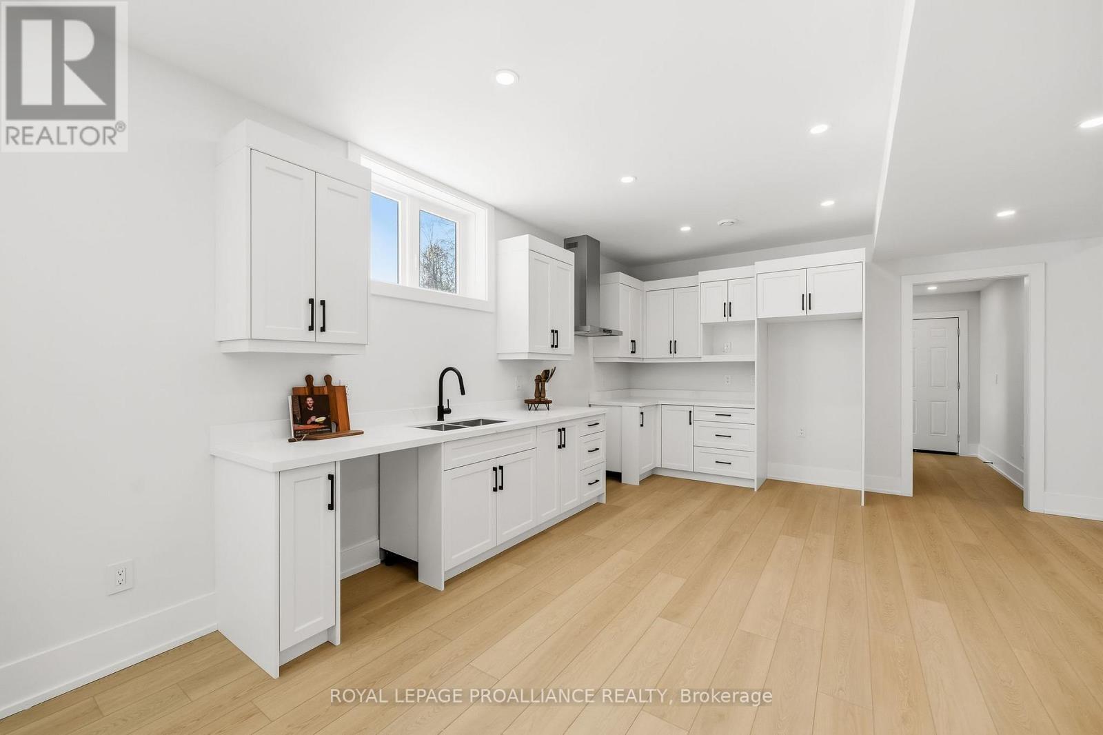213 Suzanne Mess Boulevard, Cobourg, Ontario  K9A 3L3 - Photo 37 - X12739620
