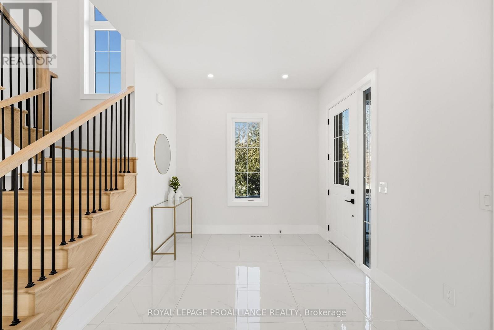 213 Suzanne Mess Boulevard, Cobourg, Ontario  K9A 3L3 - Photo 8 - X12739620