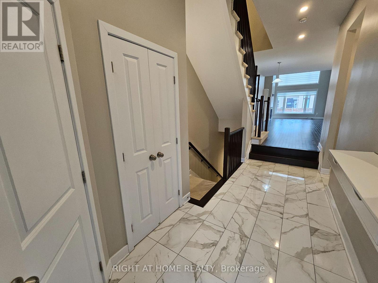 424 Markdale Terrace S, Ottawa, Ontario  K1X 0B2 - Photo 5 - X13075176