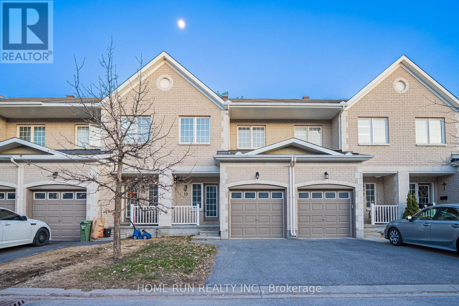 19 DUNDALK PRIVATE, Ottawa, Ontario