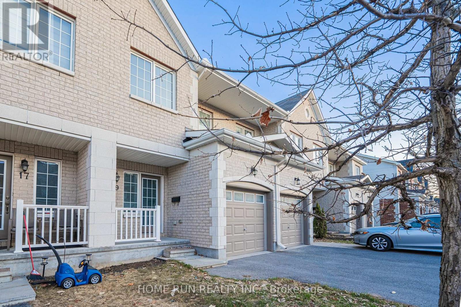 19 Dundalk Private, Ottawa, Ontario  K2R 0J5 - Photo 3 - X13075180