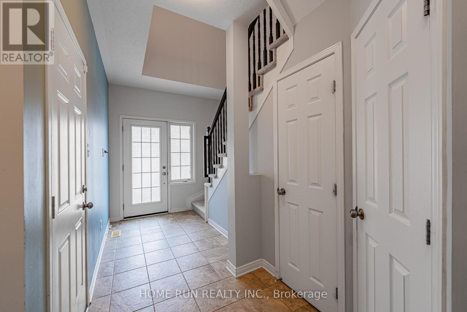 19 Dundalk Private, Ottawa, Ontario  K2R 0J5 - Photo 4 - X13075180